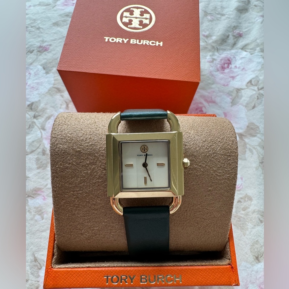 TORY BURCH Phipps Green Leather Gold Case Watch. Like NEW! Worn only few times.